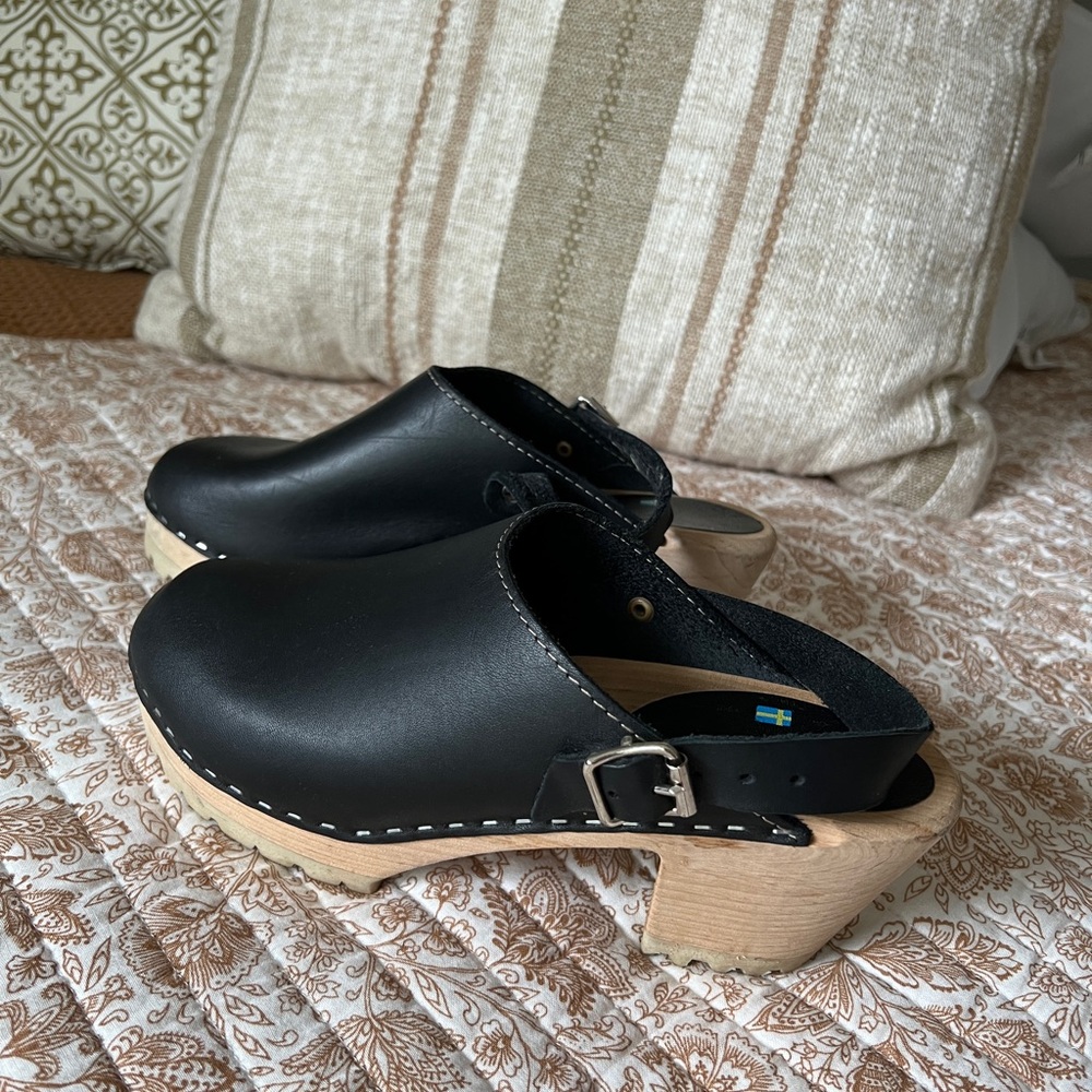 Lotta from Stockholm Black Leather Platform Clogs Tractor Sole